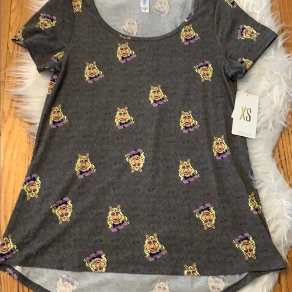 ❤️ FINAL PRICE ❤️ Lularoe Disney Ms. Piggy Classic T XS